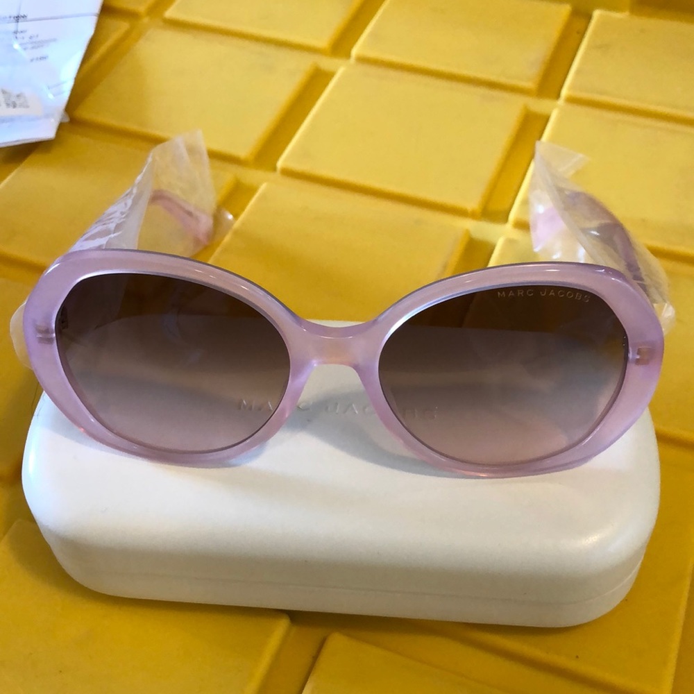 New in case Marc Jacobs pink sunglasses model 35J